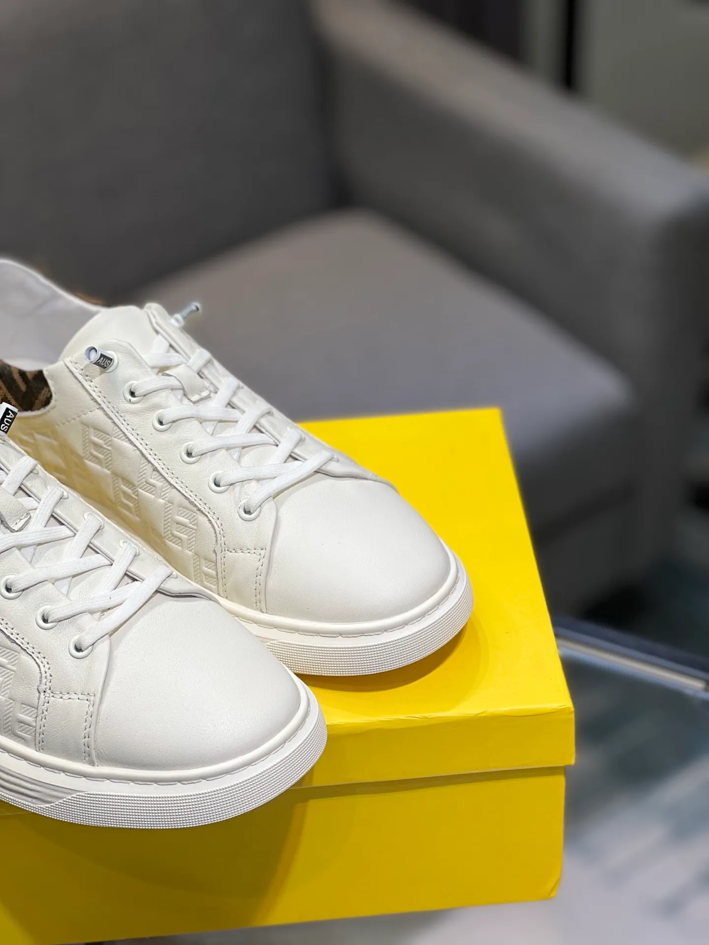 Men's men's shoes 💰400 [FENDI] Spring and Autumn new style 🙈original replica! Reproduced from the original 💯, the workmanship is top-notch, 💪💪💪 cowhide leather upper ➕ genuine leather feet, 👻 suitable for all kinds of travel! Number of yards 38-44